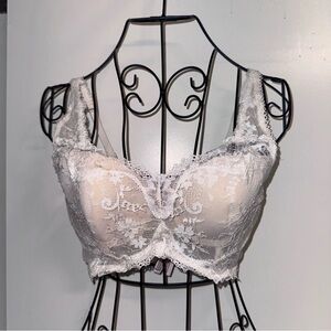 NWOT Victoria's Secret Nude Bra With Cream Lace Overlay